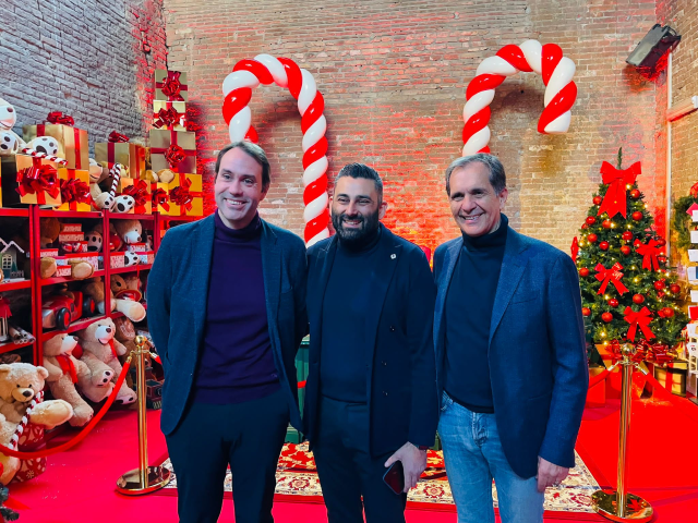 Le Ciminiere si Illuminano: Inaugurato il Christmas Town, il Magico Villaggio Natalizio del Sud Italia
